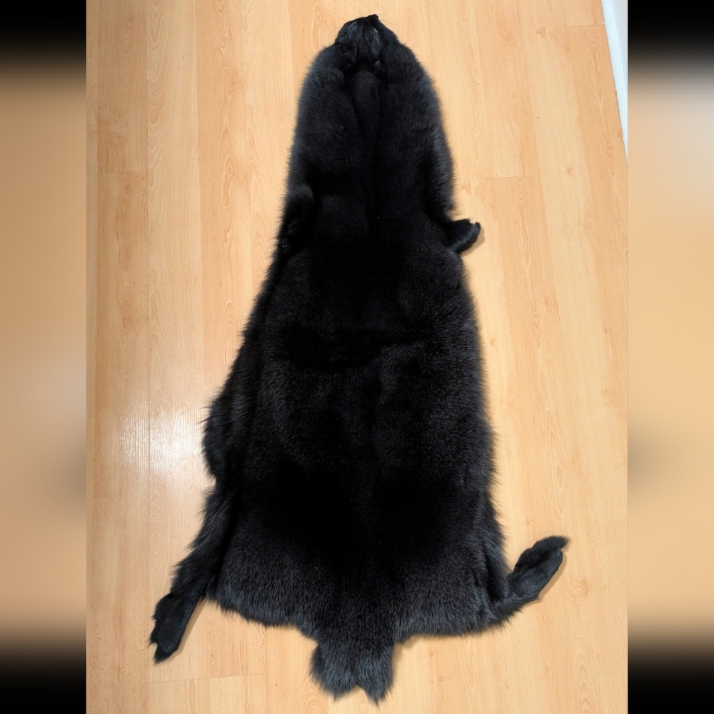 Luxurious Genuine Black Dyed Fox Fur